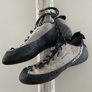 MAD ROCK Climbing Shoes, Women’s 7 (39.5)